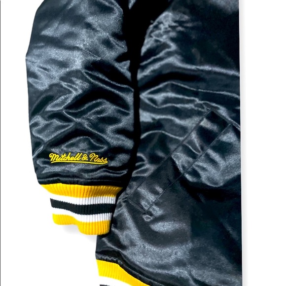 Mitchell & Ness - Picture 4 of 5